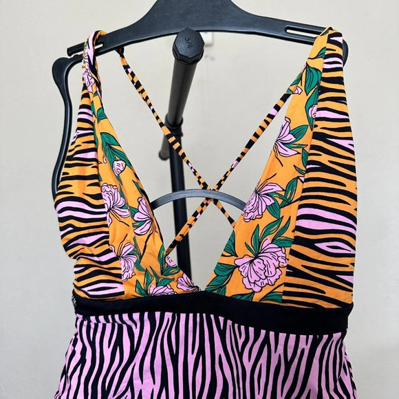 Maaji Fierce Flow One apiece Swimsuit NWOT Size M $154 - Picture 5 of 15